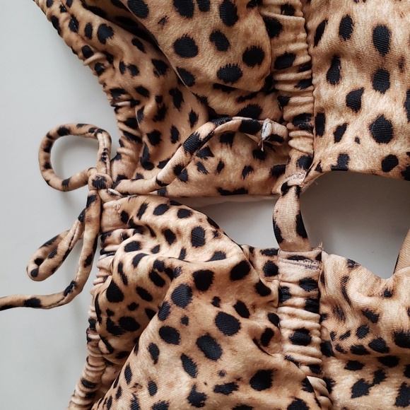 Shade & Shore Tunnel Keyhole One Piece Swimsuit - Leopard Print Size S (4-6) - Picture 12 of 16